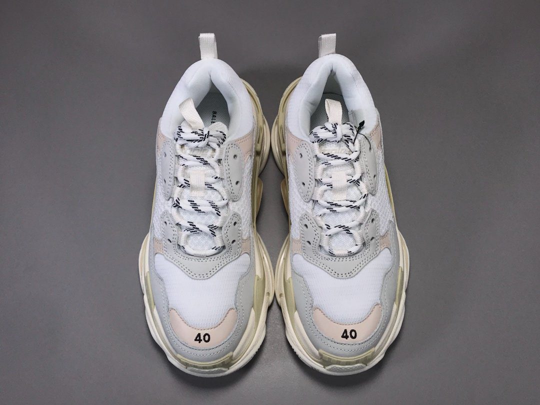 Sneaker