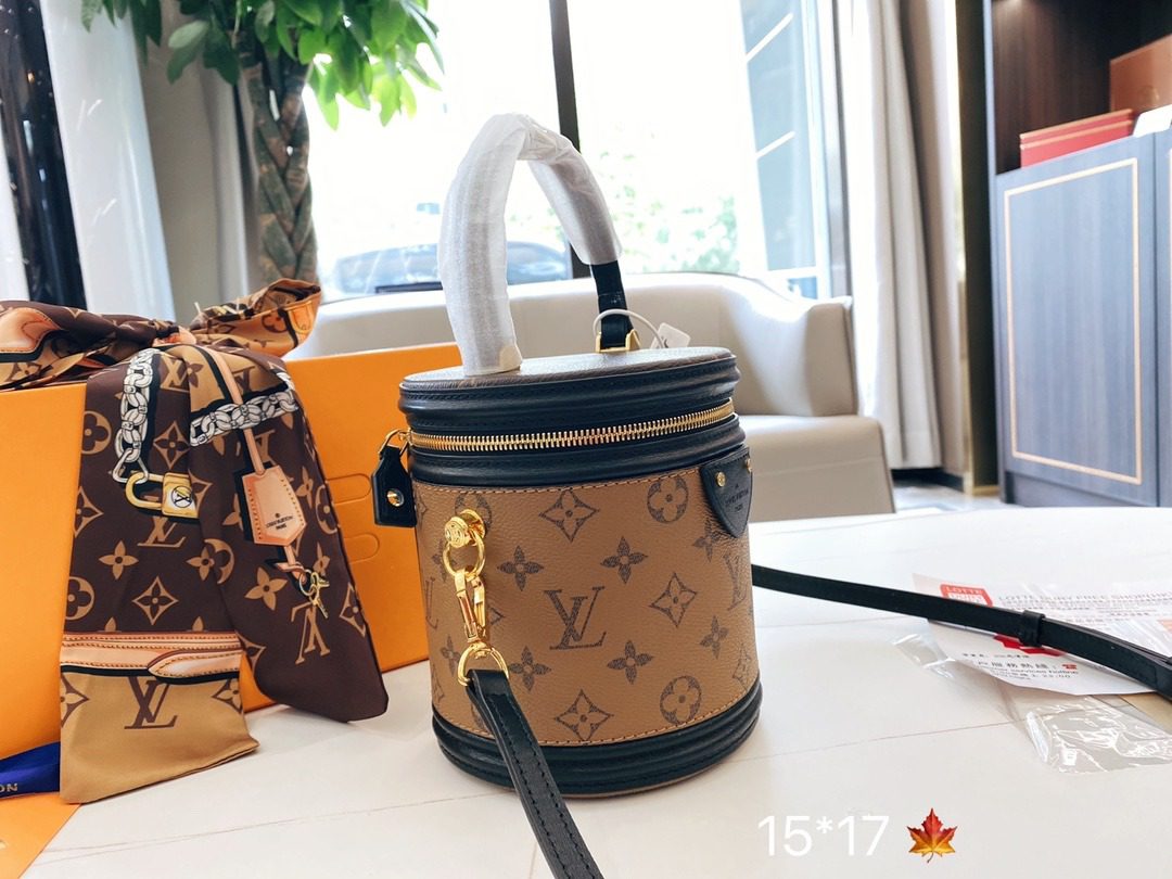 LouisVuitton Monogram Cannes