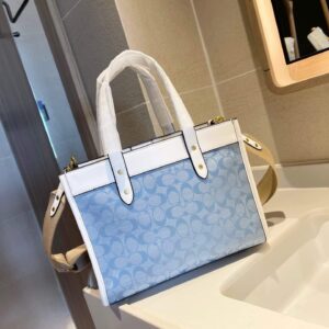 Field Tote 22 In Signature chambray