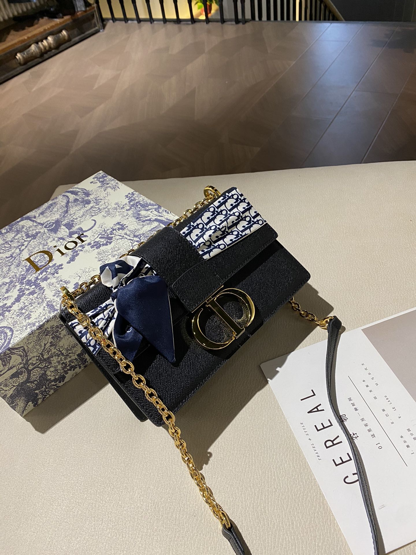 Dior 30 Montaigne bag