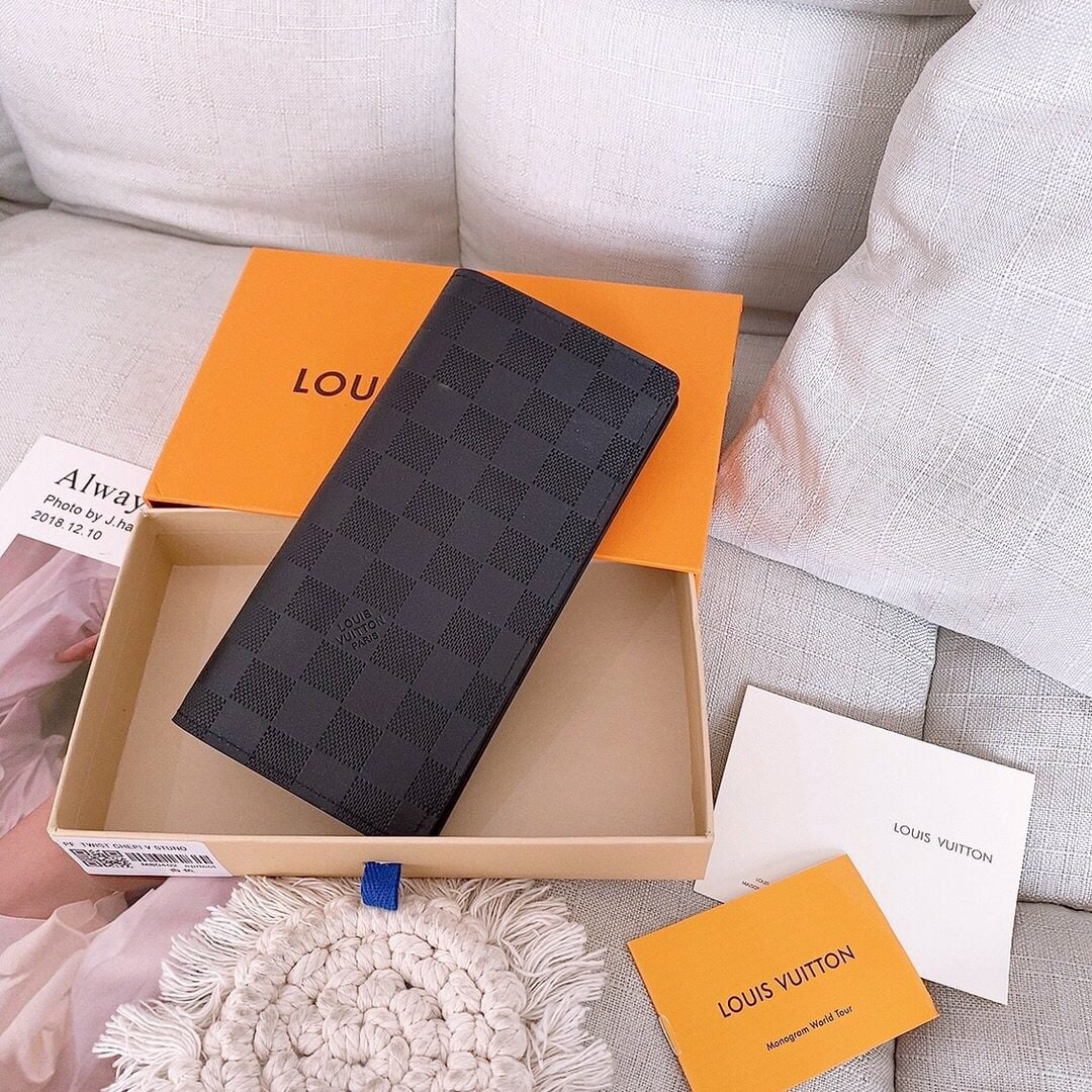 Louis Vuitton Brazza Wallet