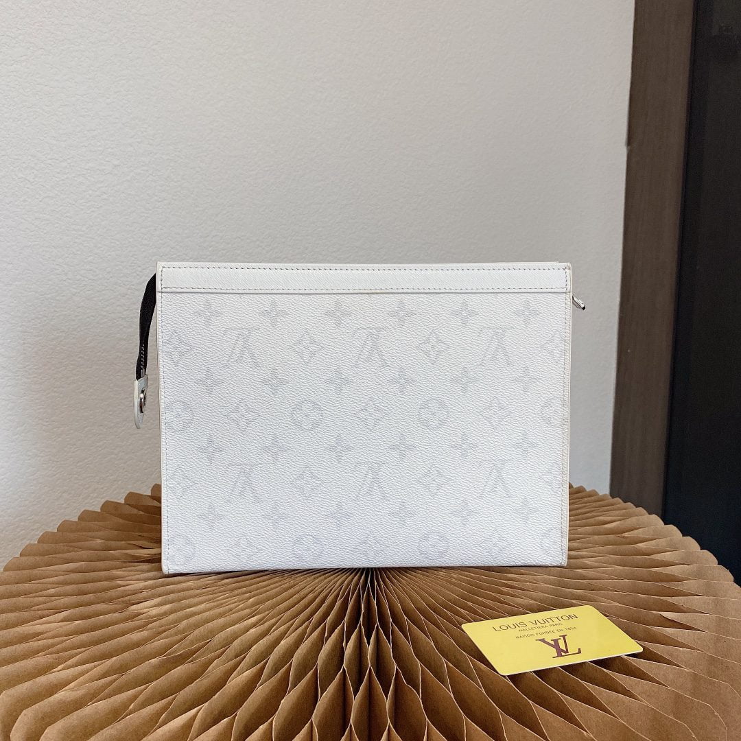 Louis Vuitton Pochette Voyage MM