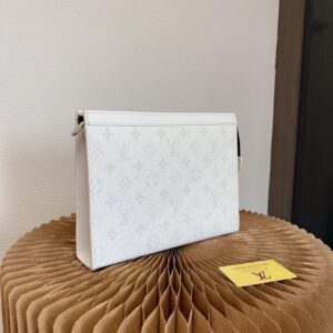Louis Vuitton Pochette Voyage MM