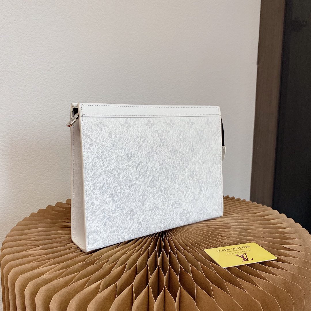 Louis Vuitton Pochette Voyage MM