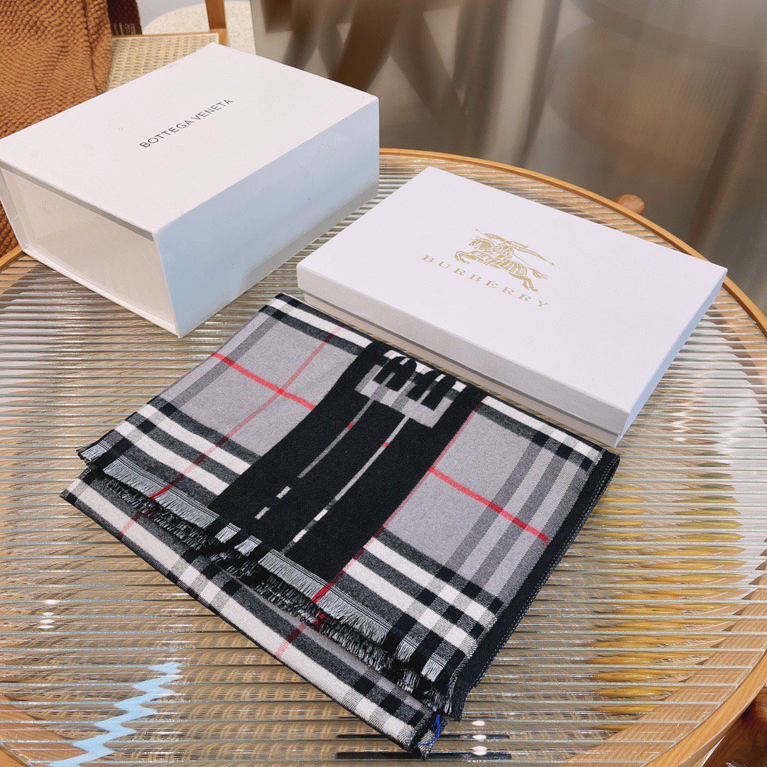 Khăn quàng cổ nữ burberry nữ