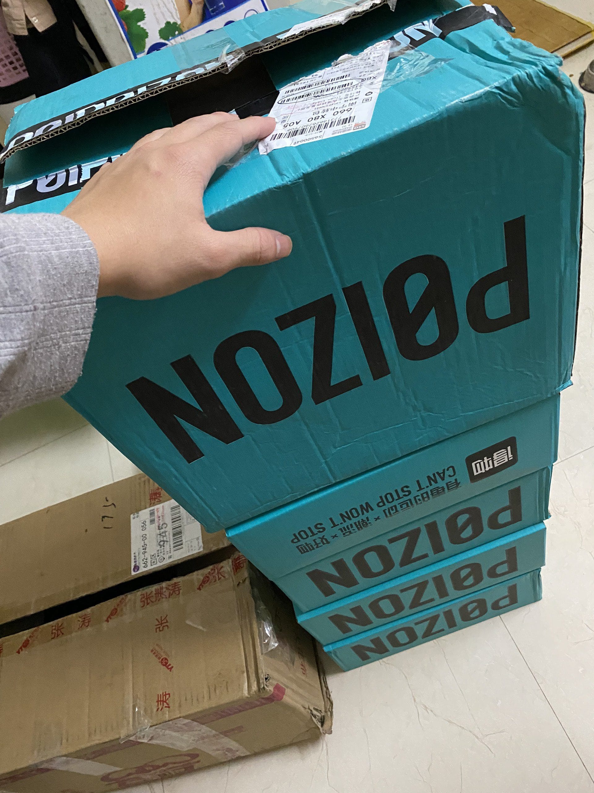 Hộp Giày Chống Shock Hạng Nặng POIZON