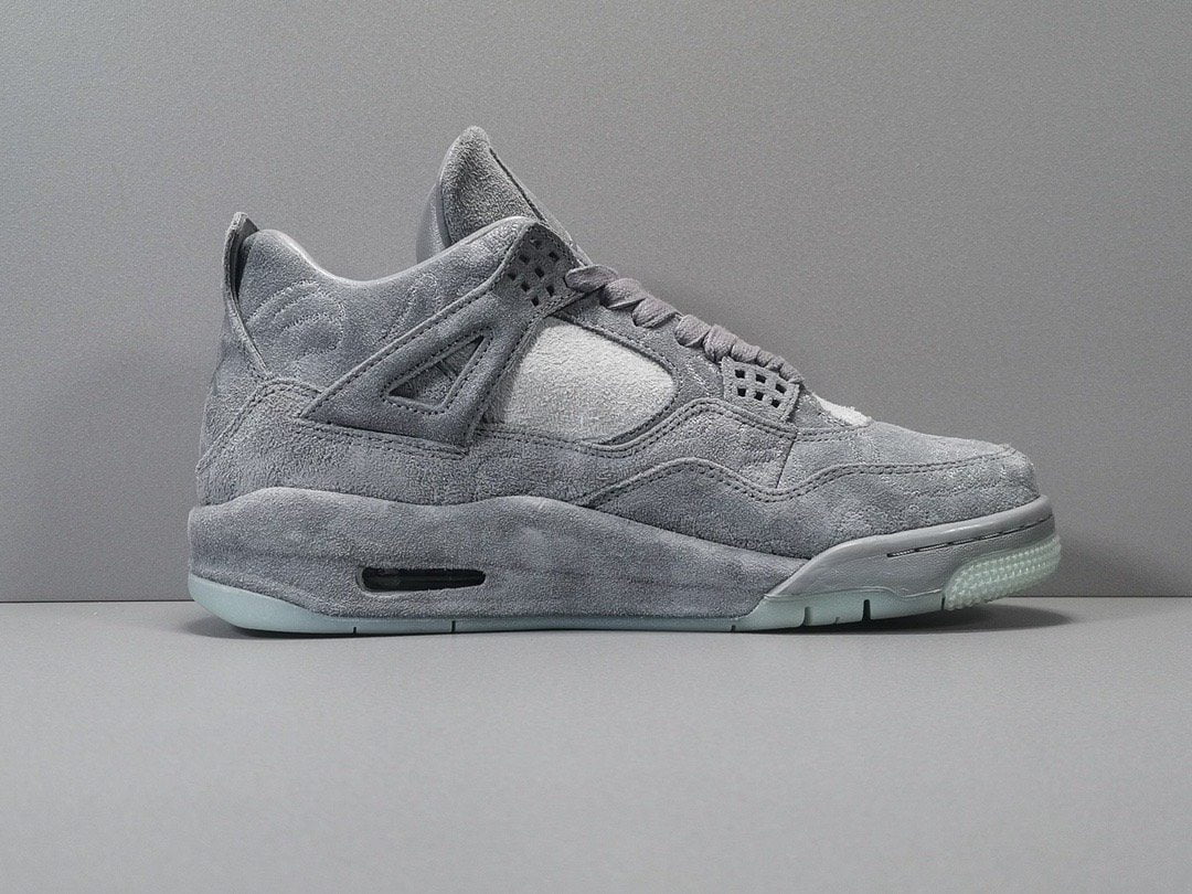 AIR JORDAN 4 RETRO KAWS