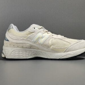 New Balance 2002R (2)