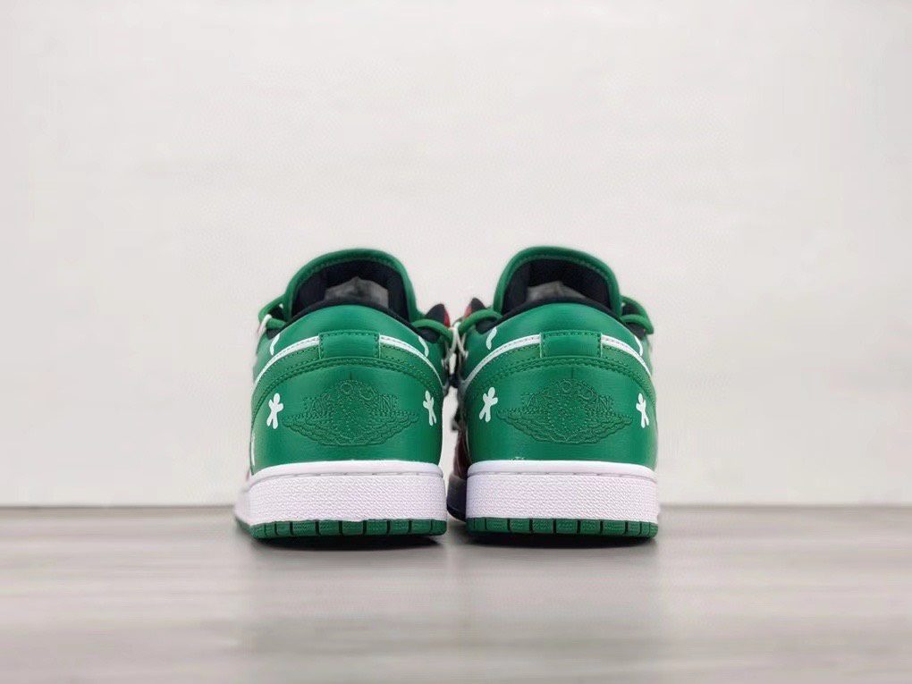 Nike Air Jordan 1 Low (2)