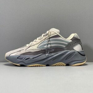 Sneaker Adidas Yeezy 700 (2)