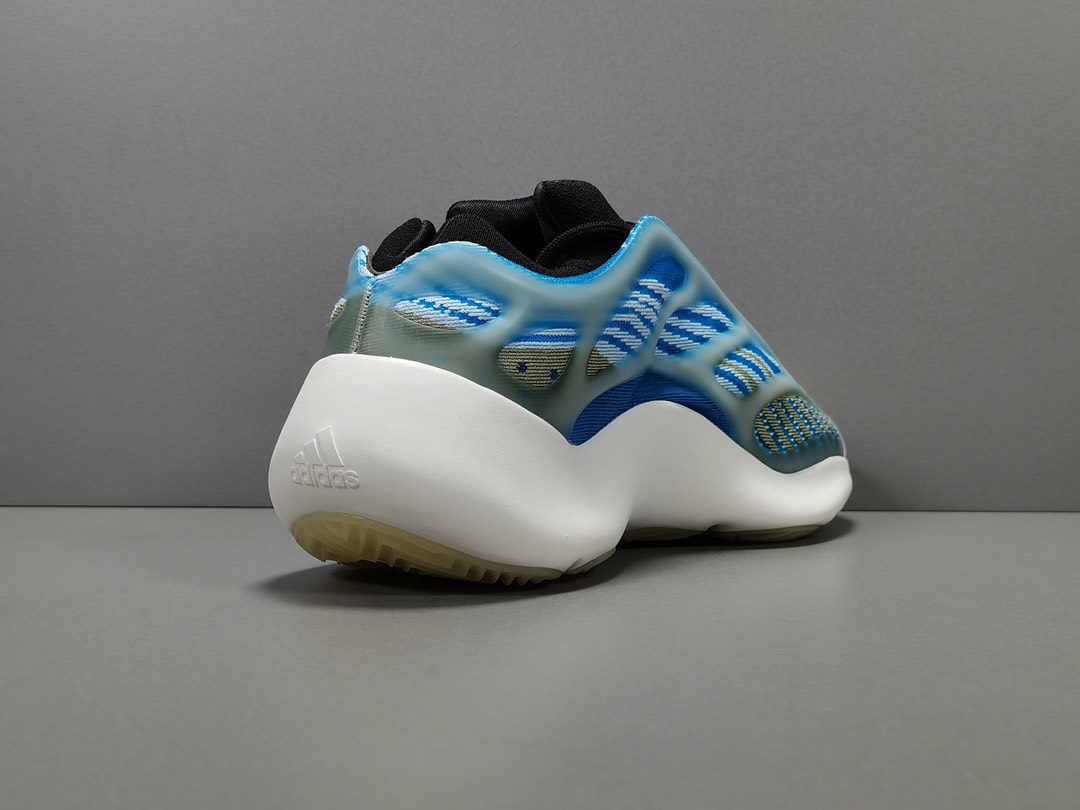 YEEZY 700 V3 “ARZARE” (11)