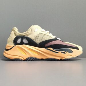 YEEZY BOOST 700＂Enflame Amber＂siêu Chất