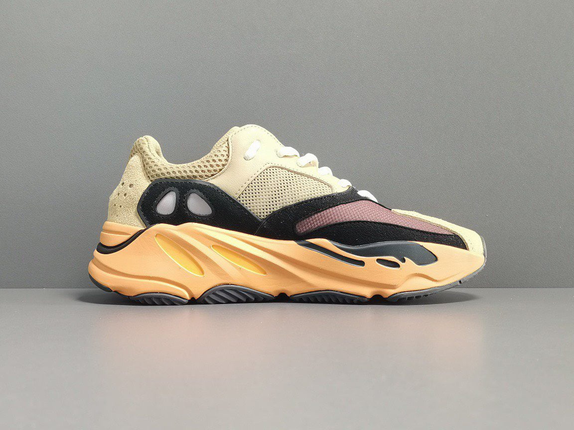 YEEZY BOOST 700＂Enflame Amber＂siêu Chất