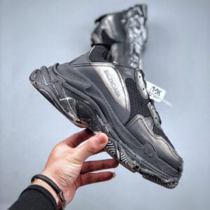 Giày Balenciaga Triple S Đen Phối Sơn Bạc REP 1:1 Cao Cấp
