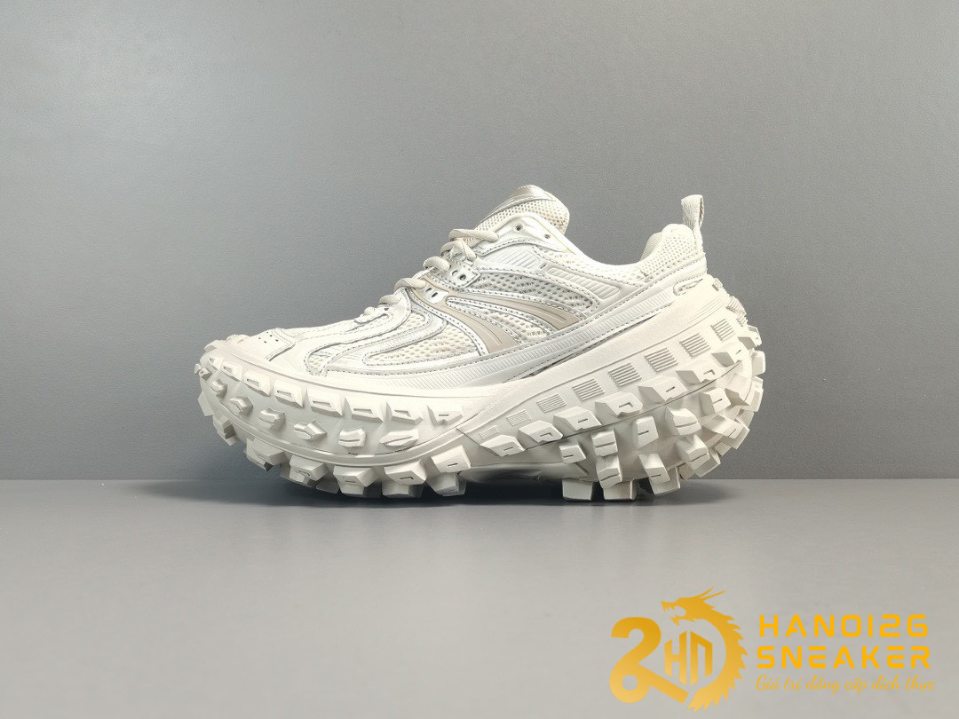 Giày Sneaker Balenciaga Defender Trainers 'Beige' 685613 W2RA6 9700