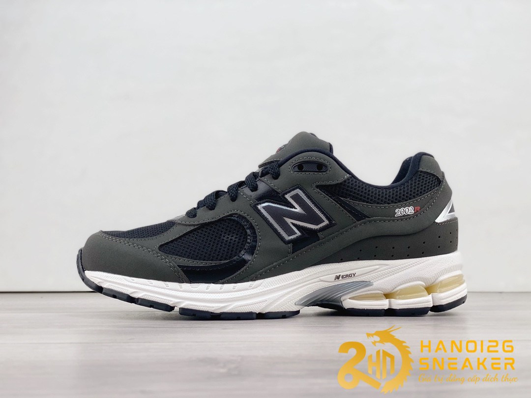 Giày New Balance 2002R Black Grey ML2002RB