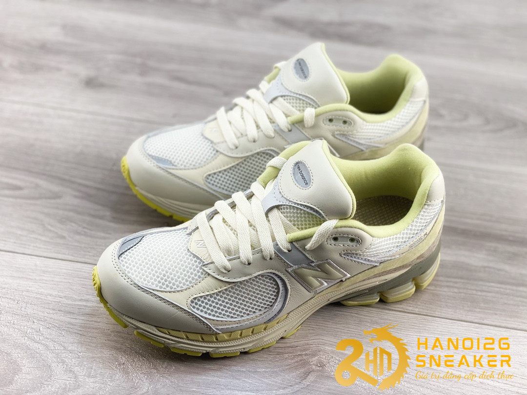 Giày New Balance 2002R AURALEE Yellow Beige (1)