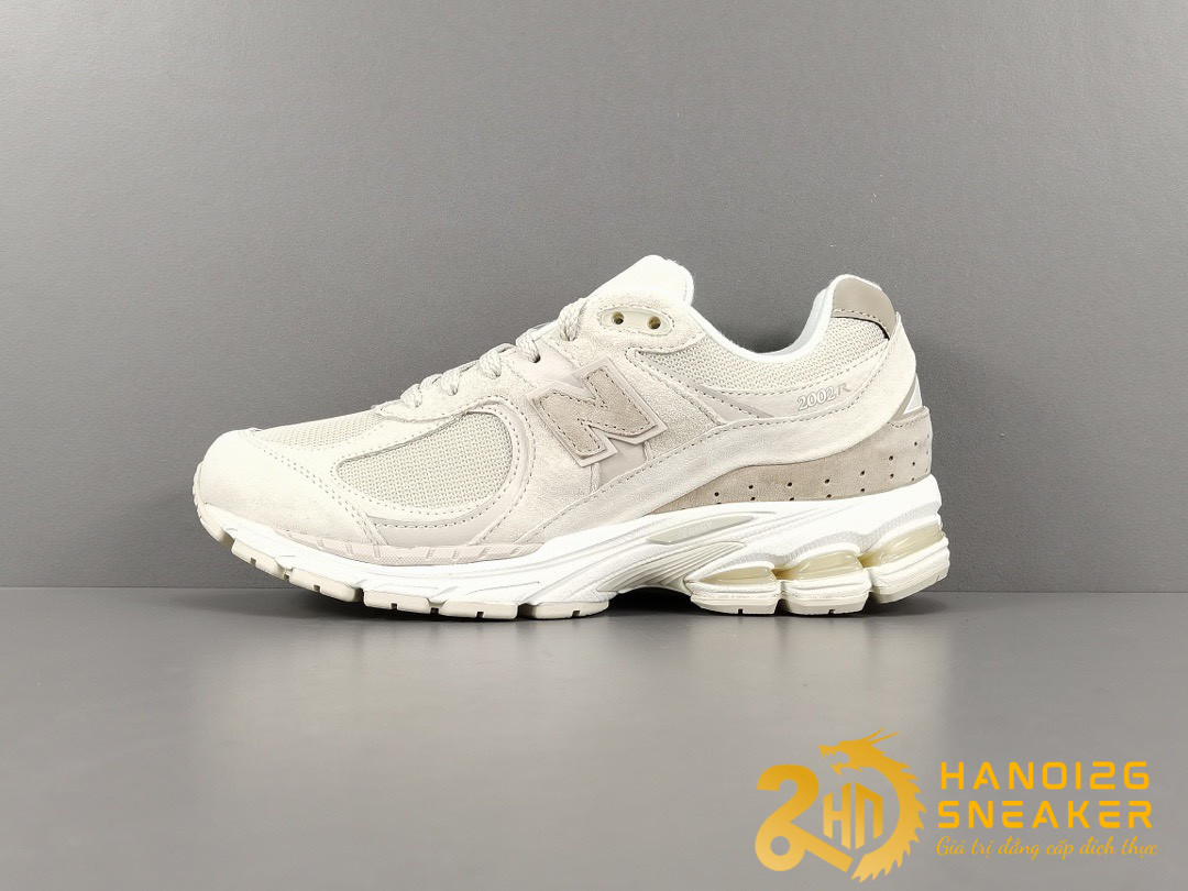 Giày New Balance 2002R BEIGE WHITE Like Auth