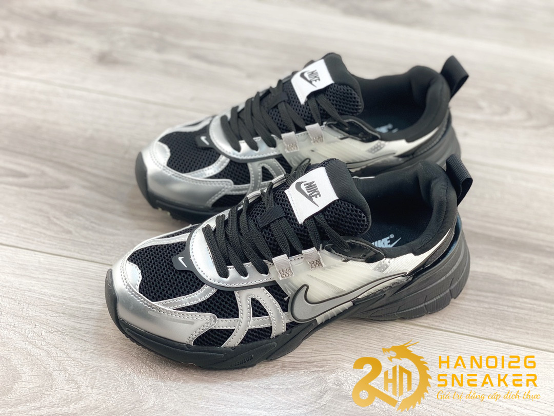Giày Nike V2K Run Summit Black Silver (1)