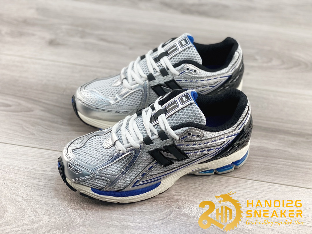 Giày New Balance 1906R Silver Metallic M1906RCD (1)