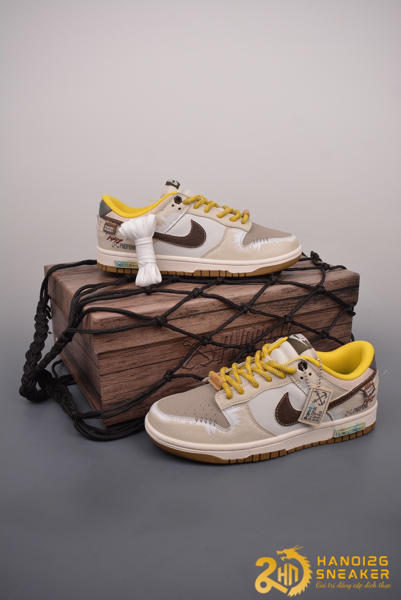 Giày Nike SB Dunk Low Panda Prank Age of Navigation