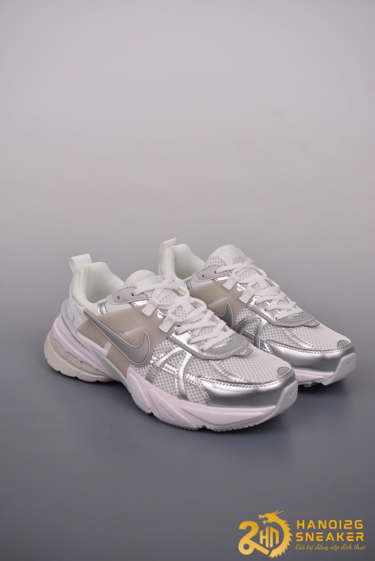 Giày Nike V2K Run Metallic Silver White FD0736 104 (1)