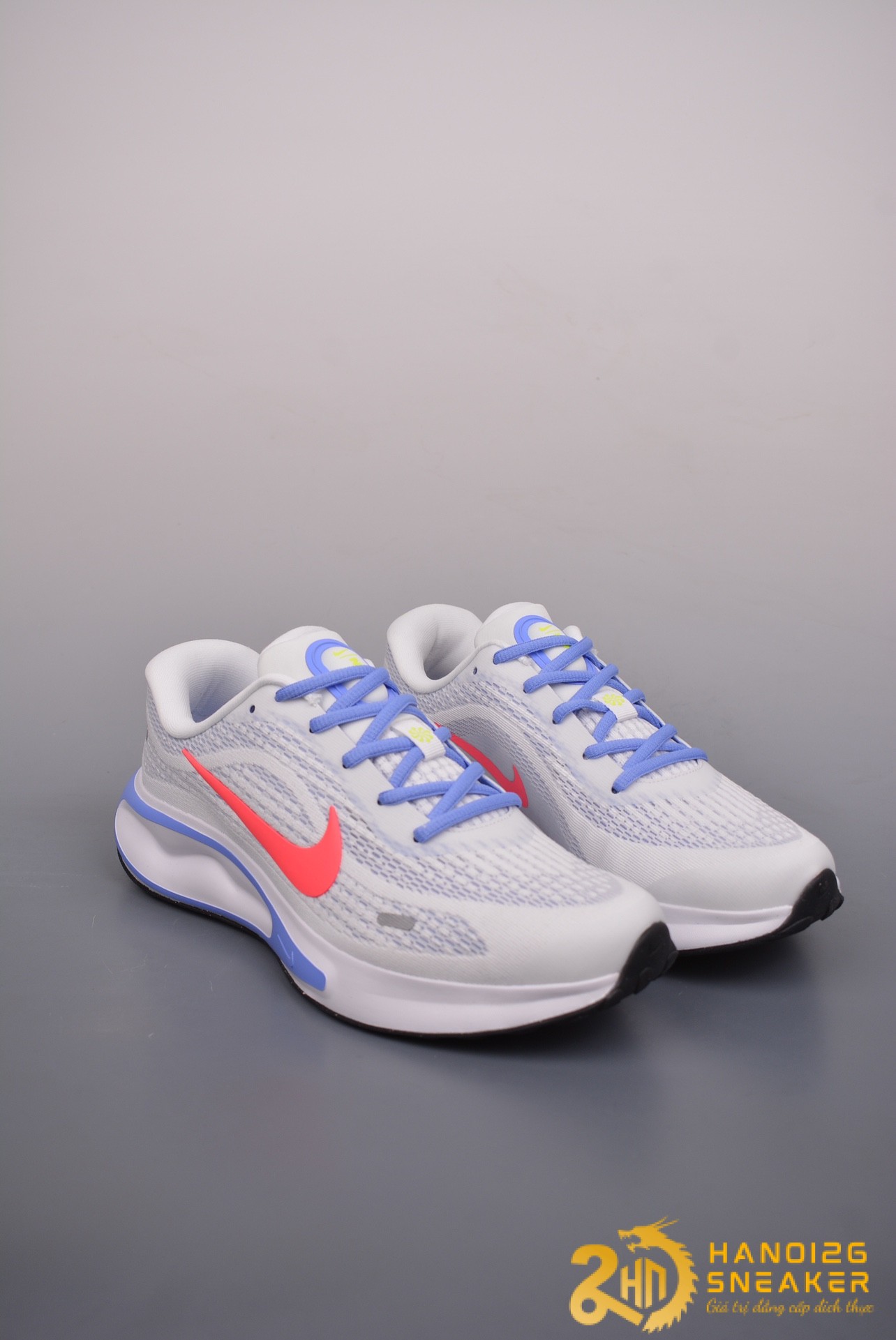 Giày Nike Journey Run White Royal Pulse Volt Hot Punch (1)