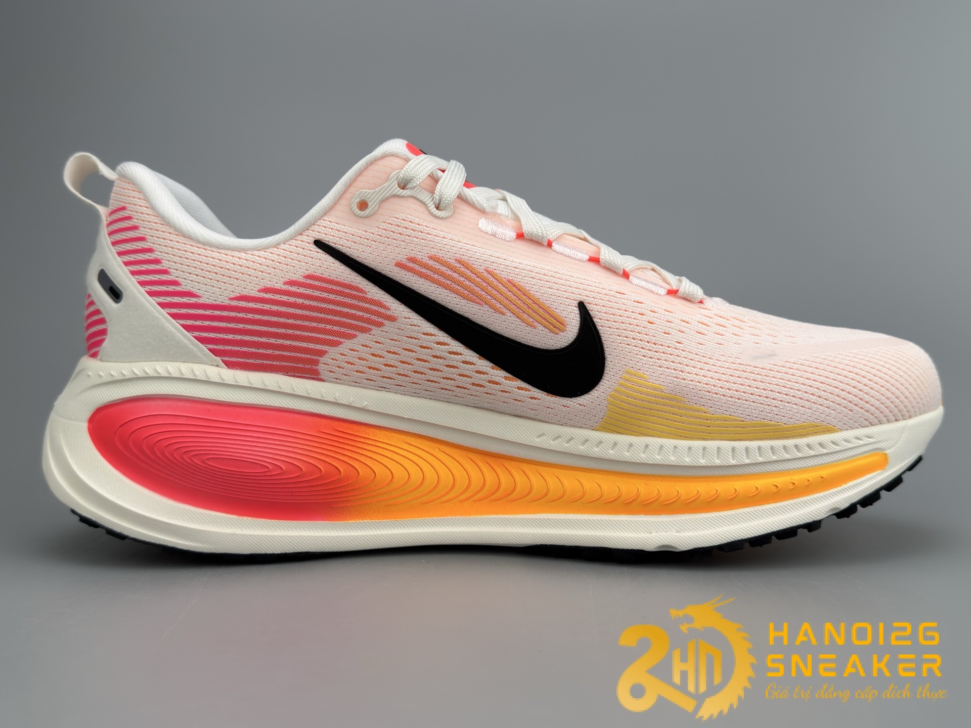 Giày Nike Vomero 18 Sail Bright Crimson HM6804 100 (1)
