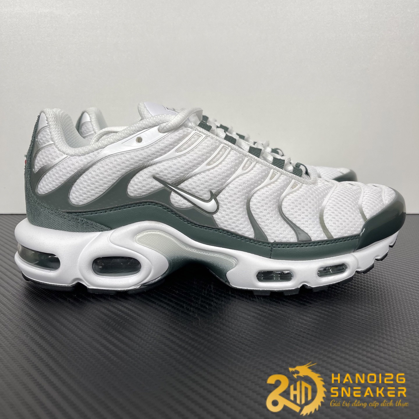 Giày Nike Air Max Plus Premium White Vintage Green FV6057-100